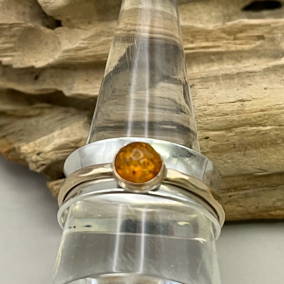 Sterling Silver and Gold Spinner Ring with Amber Stone - Picture 4 of 4